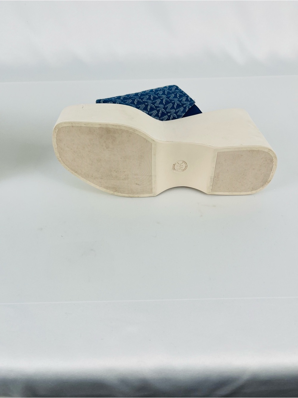 MICHAEL Michael Kors Dabney Chunky Platform Slide Sandals Denim Monogram Size 10 - Picture 9 of 16